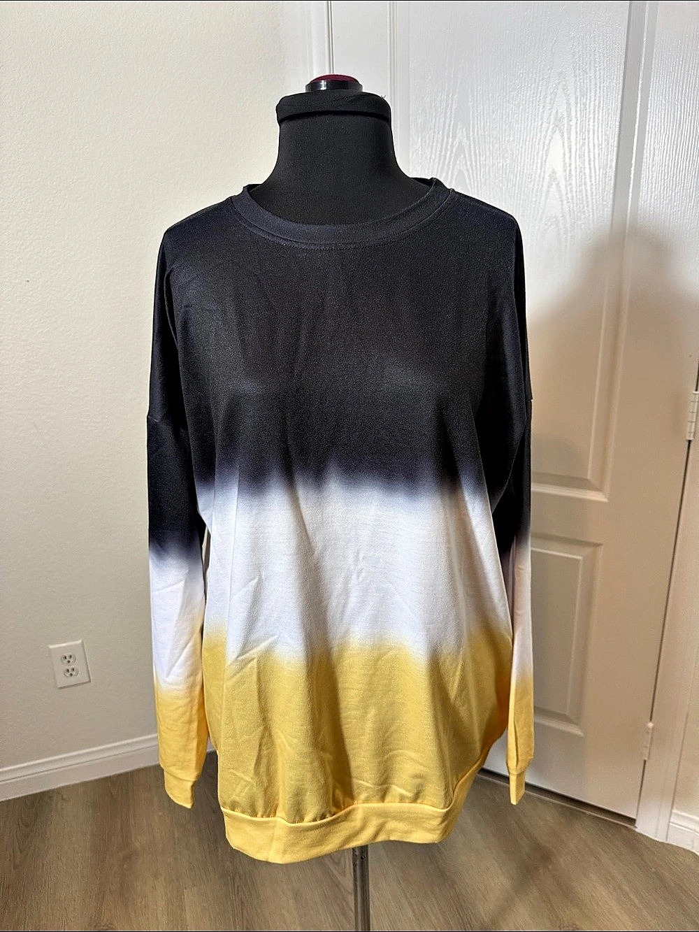 Color Block Long Sleeve Lightweight Sweatshirt in Black & Yellow Size Large